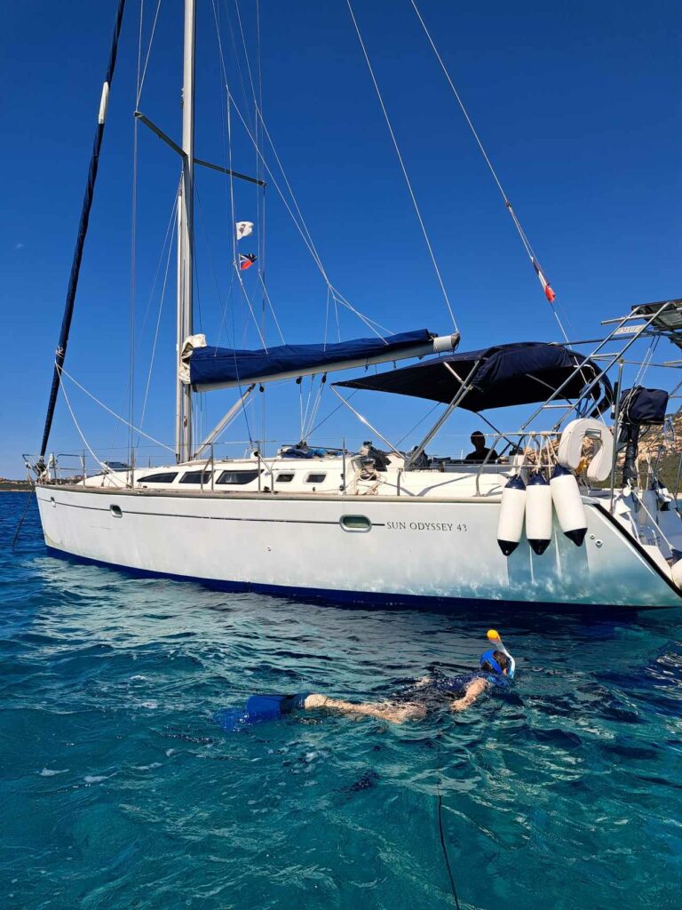 voilier Zourite au mouillage